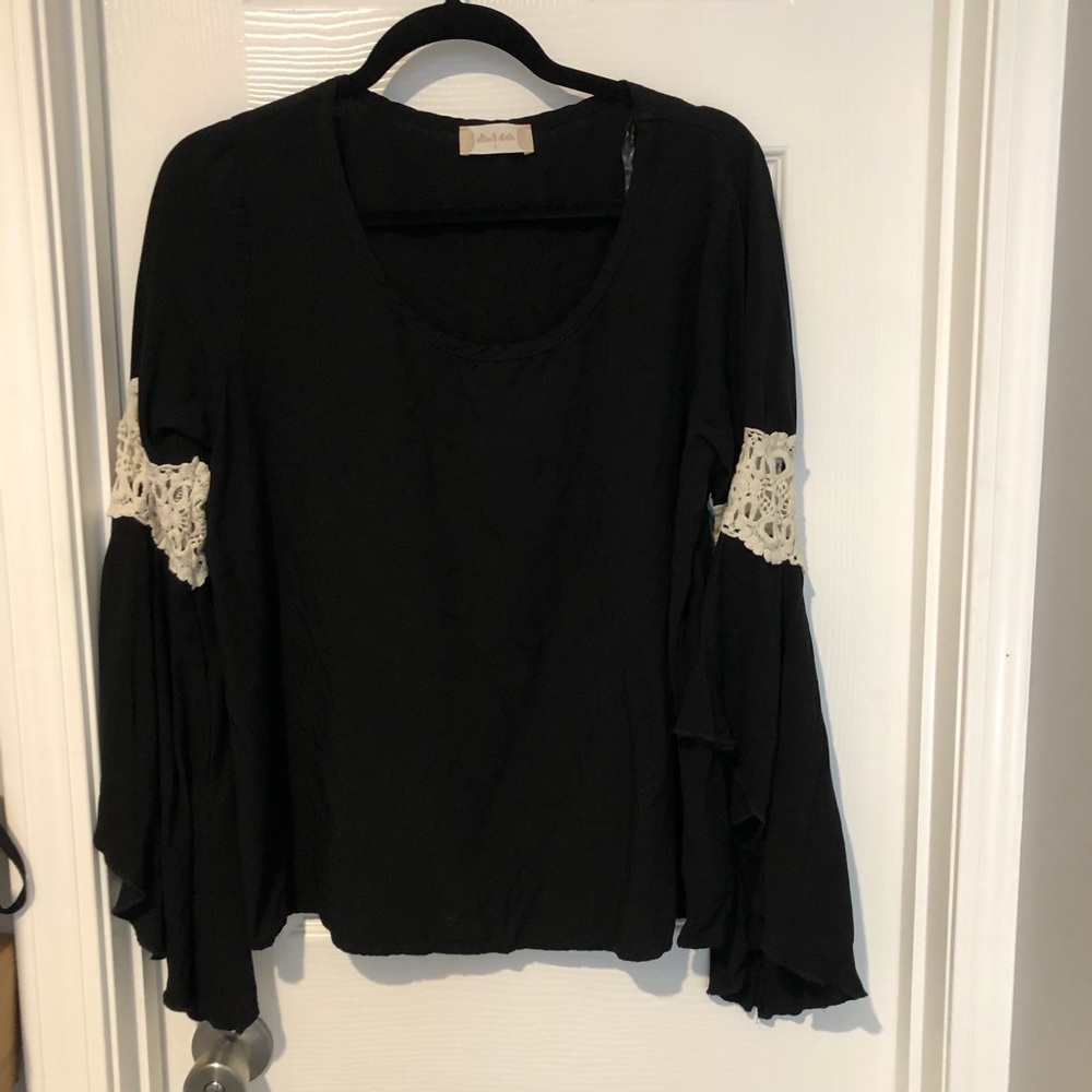Altar’d state Bell Sleeve open lace detail classic black long sleeved top size L
